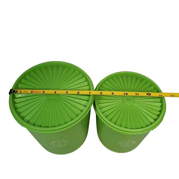 Lot of 2 Vtg Nesting Tupperware Servalier Green Canister Large 805-4 Med 807-5 - Picture 5 of 11